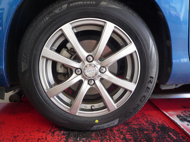 タイヤ交換】トヨタ アクア ブリヂストンレグノGR-Xⅲ 175/65R15